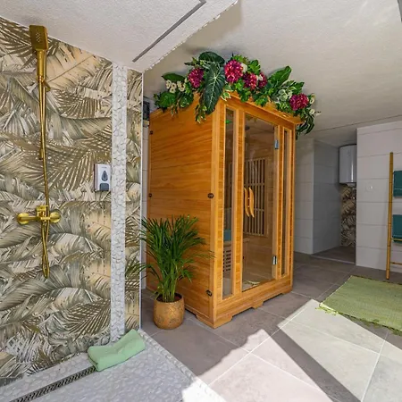 Palmhouse In - Haus Fuer 6 Personen Jadranovo