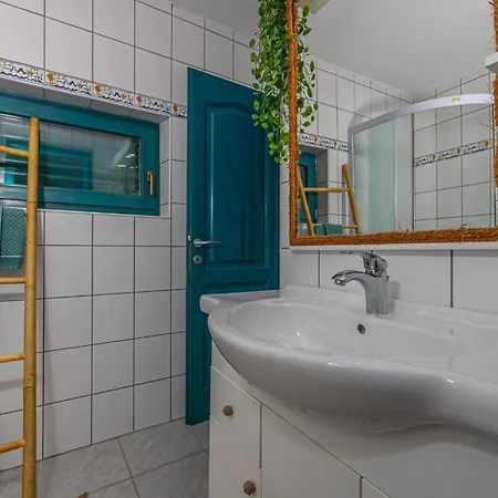 Palmhouse In - Haus Fuer 6 Personen Jadranovo