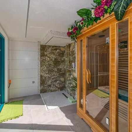 Palmhouse In - Haus Fuer 6 Personen Dom wakacyjny *