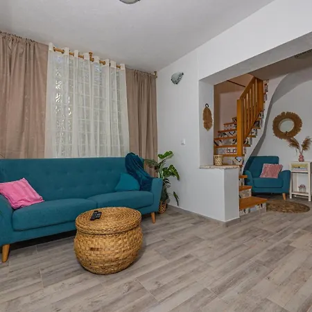 Palmhouse In - Haus Fuer 6 Personen